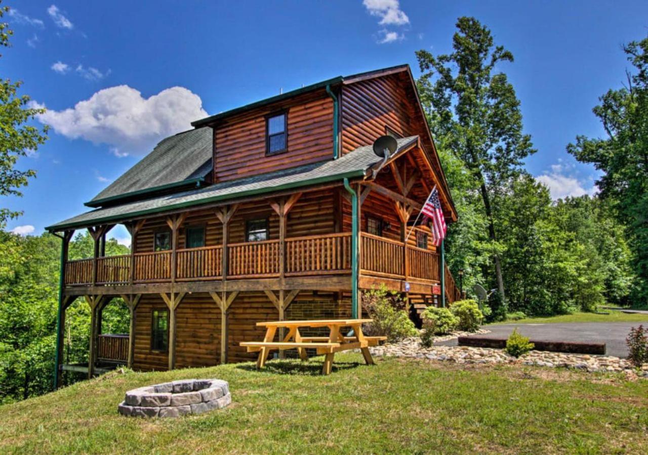 Fabulous Pet-Friendly, Family Cabin With Outdoor Kitchen, Hot Tub, Sauna, Fireplace, Theater Room, Arcade, Pool Table, And Fire Pit Within Minuties Of Dollywood Sevierville Εξωτερικό φωτογραφία