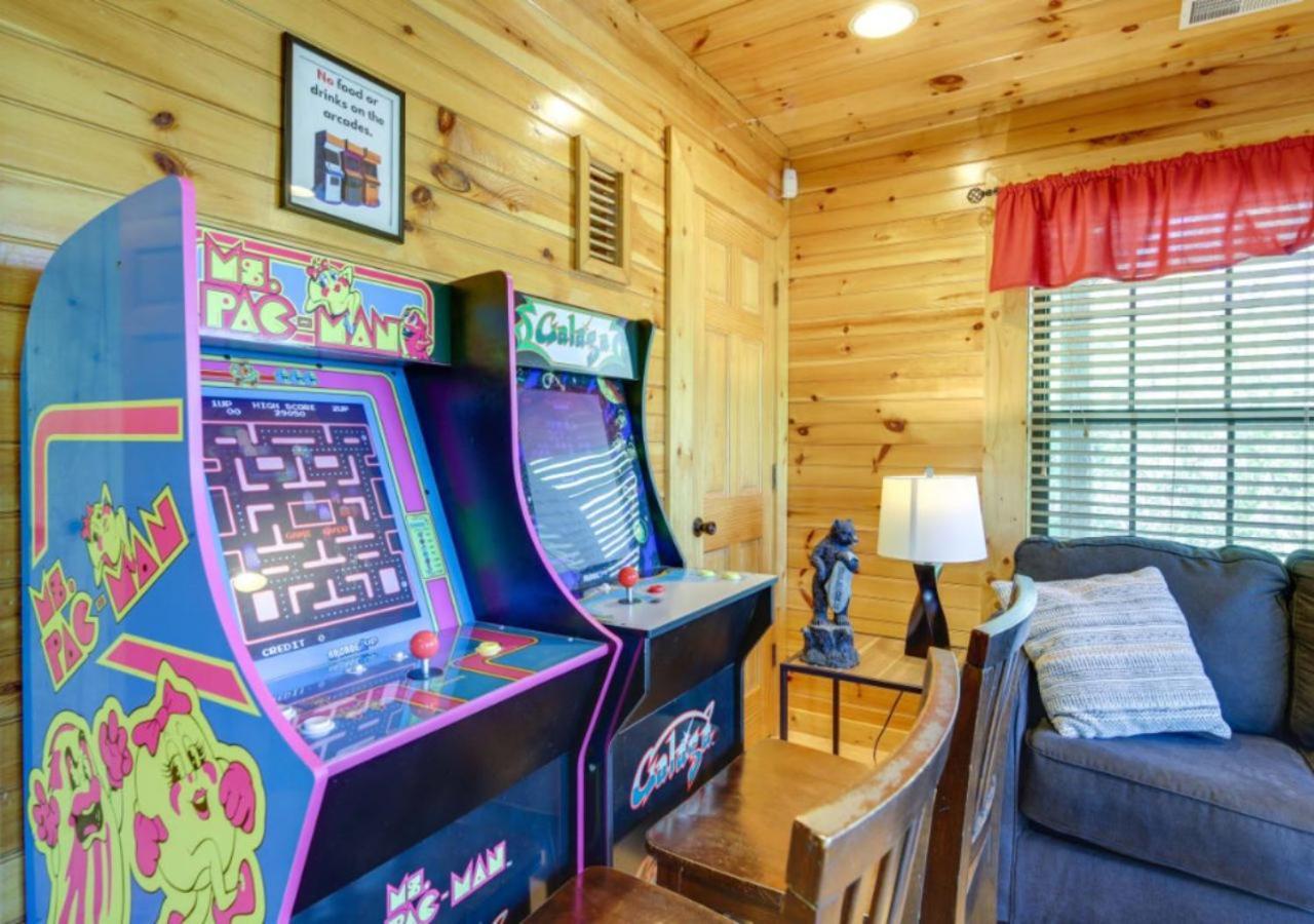 Fabulous Pet-Friendly, Family Cabin With Outdoor Kitchen, Hot Tub, Sauna, Fireplace, Theater Room, Arcade, Pool Table, And Fire Pit Within Minuties Of Dollywood Sevierville Εξωτερικό φωτογραφία