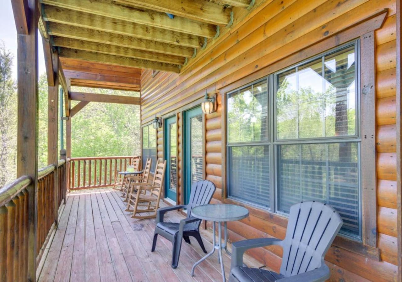 Fabulous Pet-Friendly, Family Cabin With Outdoor Kitchen, Hot Tub, Sauna, Fireplace, Theater Room, Arcade, Pool Table, And Fire Pit Within Minuties Of Dollywood Sevierville Εξωτερικό φωτογραφία