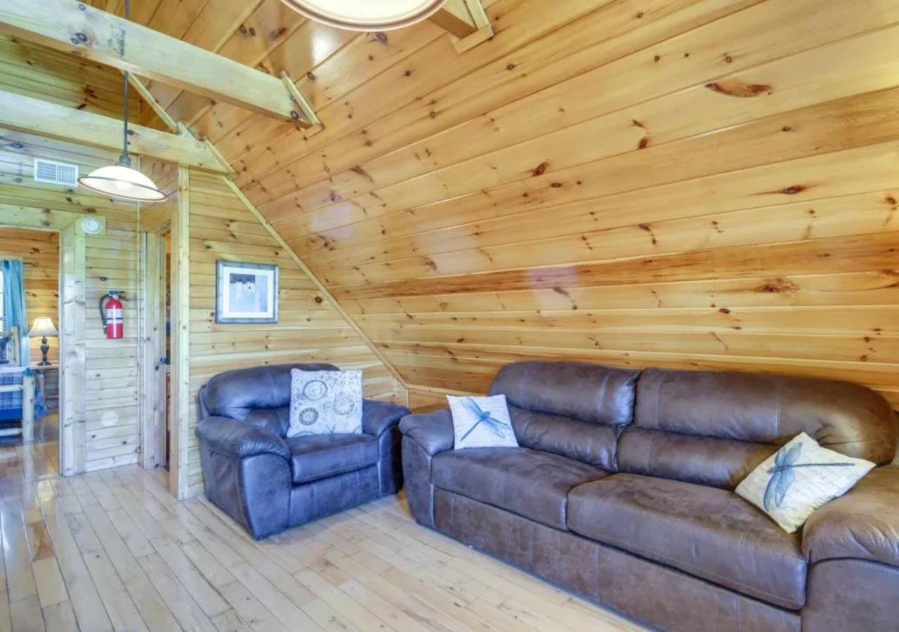 Fabulous Pet-Friendly, Family Cabin With Outdoor Kitchen, Hot Tub, Sauna, Fireplace, Theater Room, Arcade, Pool Table, And Fire Pit Within Minuties Of Dollywood Sevierville Εξωτερικό φωτογραφία