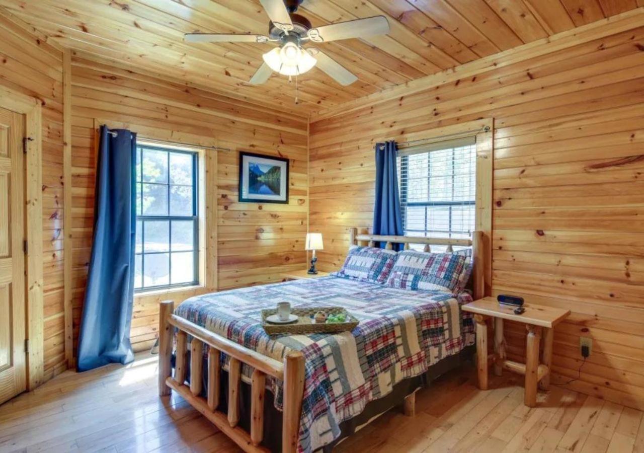 Fabulous Pet-Friendly, Family Cabin With Outdoor Kitchen, Hot Tub, Sauna, Fireplace, Theater Room, Arcade, Pool Table, And Fire Pit Within Minuties Of Dollywood Sevierville Εξωτερικό φωτογραφία