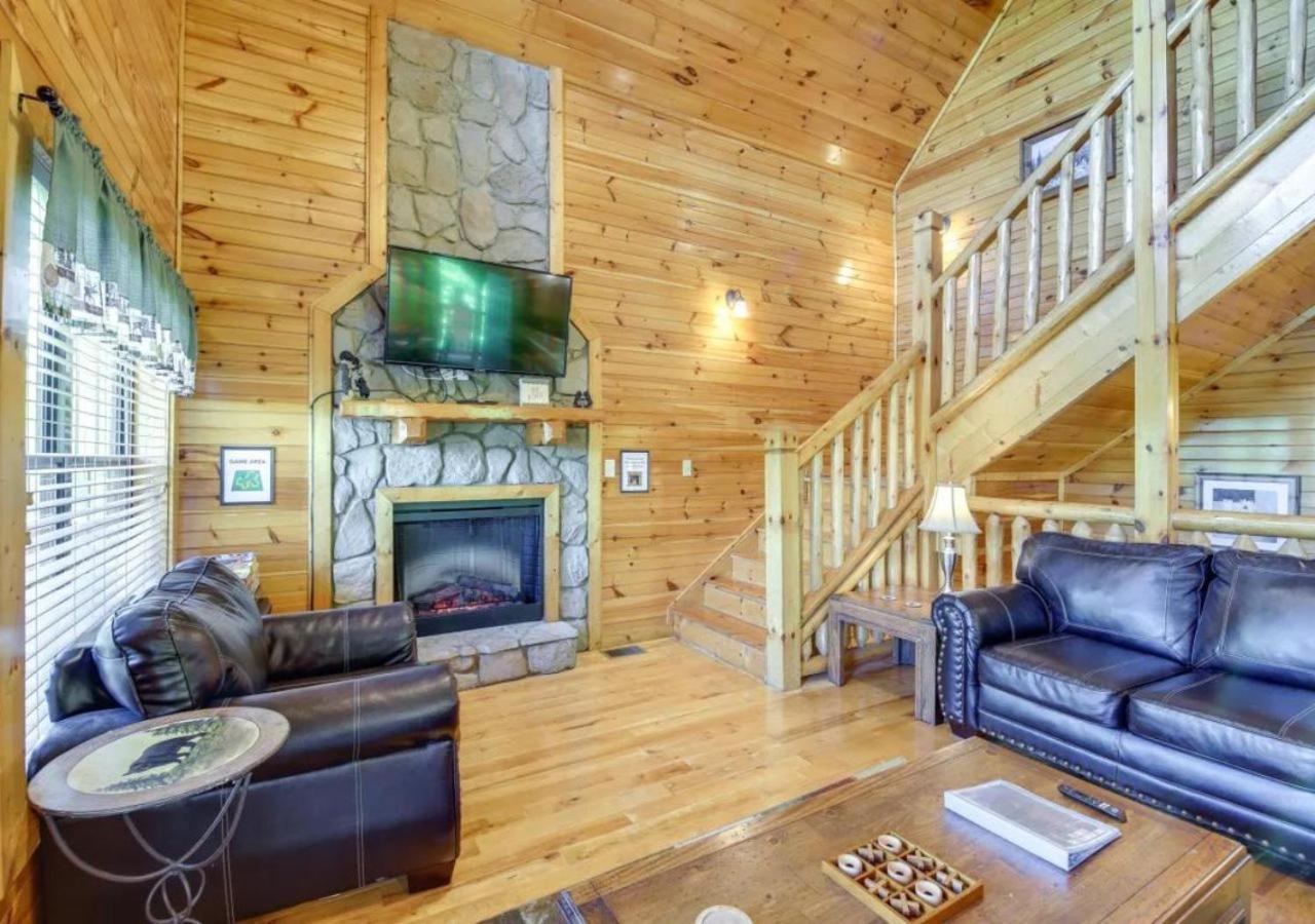 Fabulous Pet-Friendly, Family Cabin With Outdoor Kitchen, Hot Tub, Sauna, Fireplace, Theater Room, Arcade, Pool Table, And Fire Pit Within Minuties Of Dollywood Sevierville Εξωτερικό φωτογραφία