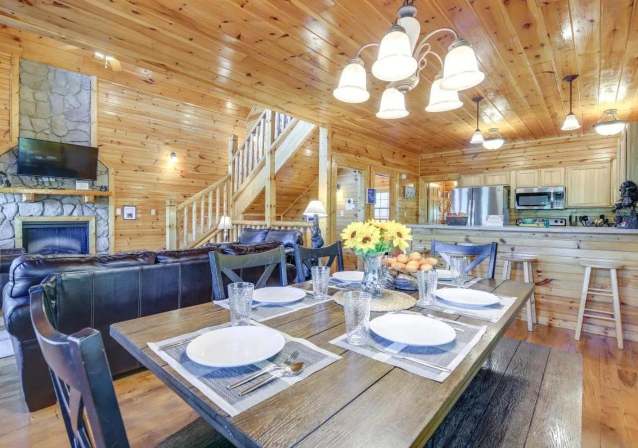 Fabulous Pet-Friendly, Family Cabin With Outdoor Kitchen, Hot Tub, Sauna, Fireplace, Theater Room, Arcade, Pool Table, And Fire Pit Within Minuties Of Dollywood Sevierville Εξωτερικό φωτογραφία